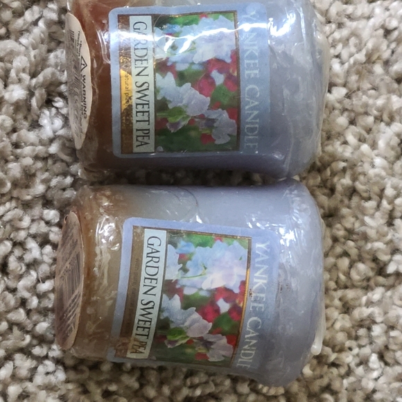 Set of 2 Yankee Candle Garden Sweet Pea Votives - Picture 3 of 4
